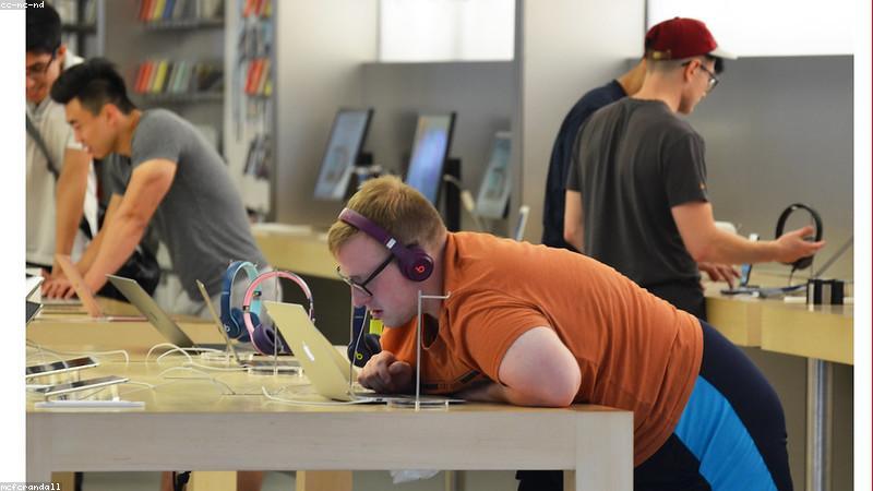 Claude 4 Review: Anthropic’s Smartest Model Yet — Is It Better Than ChatGPT?